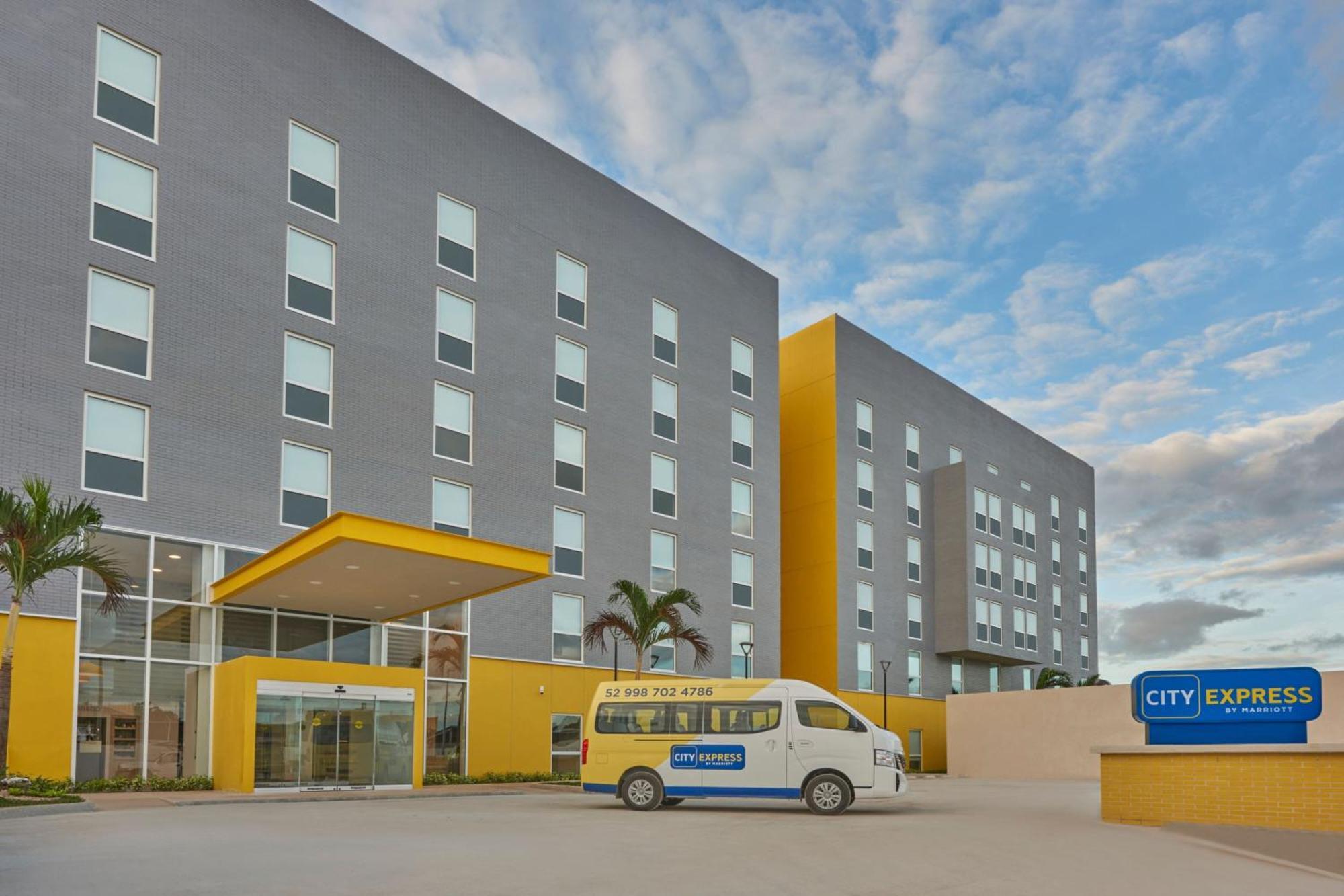 City Express By Marriott Cancun Aeropuerto Alfredo V. Bonfil Buitenkant foto