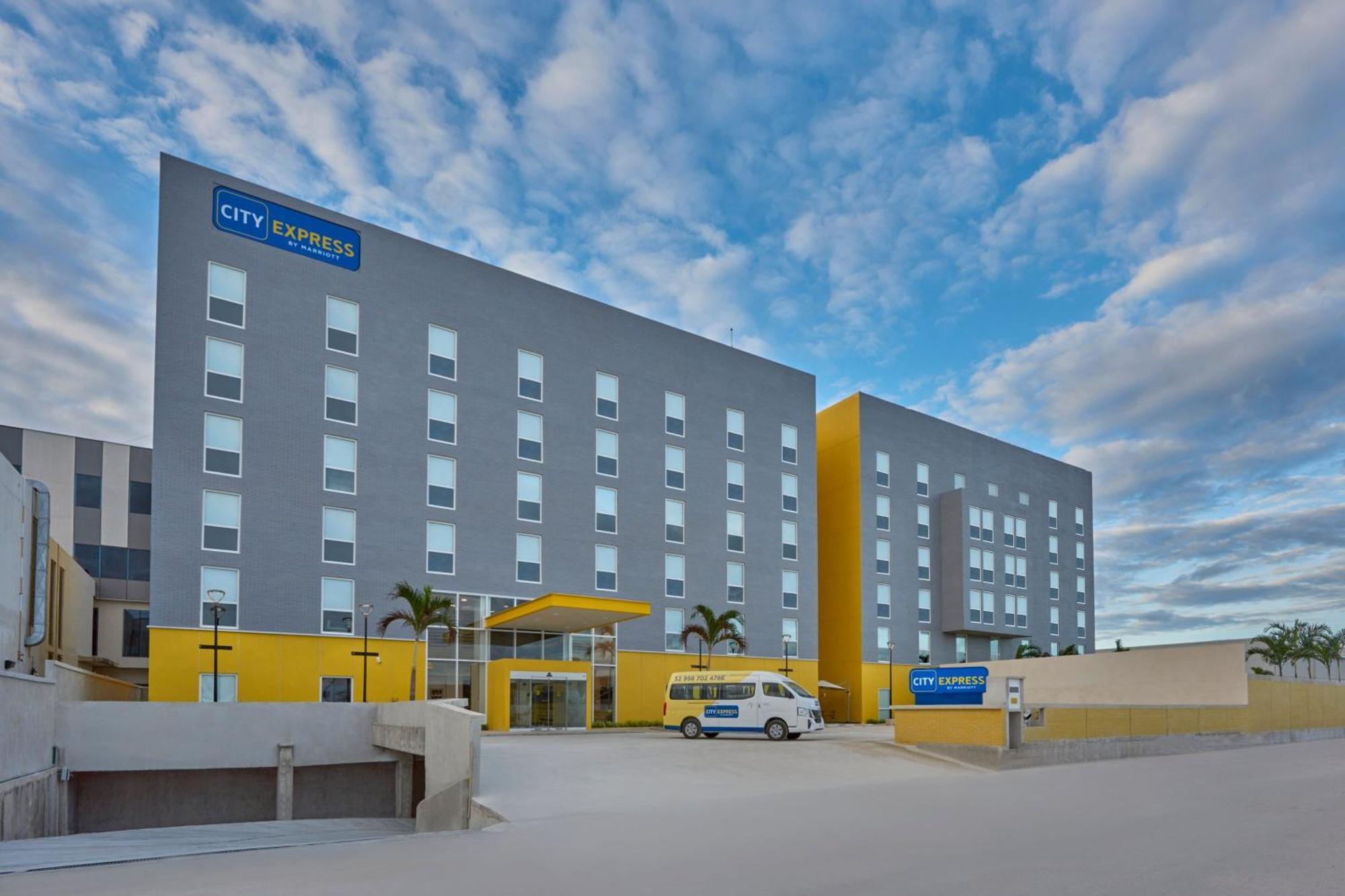 City Express By Marriott Cancun Aeropuerto Alfredo V. Bonfil Buitenkant foto